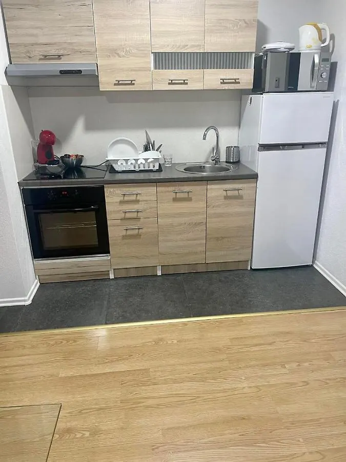 Muric Apartman 8 Ljubljana 0*,  Slovenia